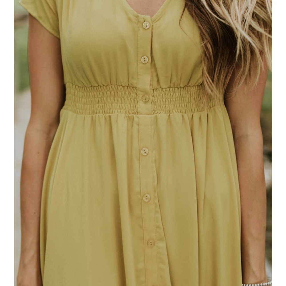 Green button maxi dress